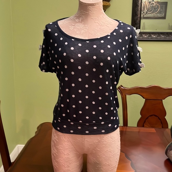 Polka dots top - Picture 1 of 3